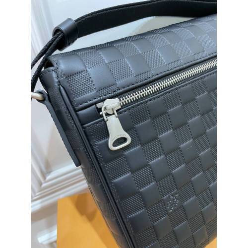 Сумка  Louis Vuitton District PM