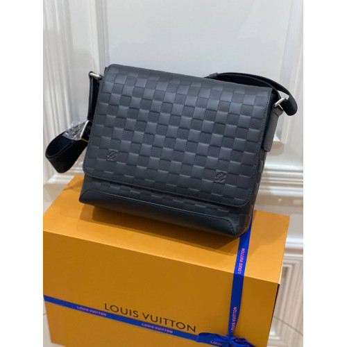 Сумка  Louis Vuitton District PM