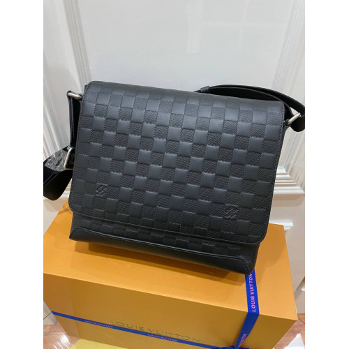 Сумка  Louis Vuitton District PM
