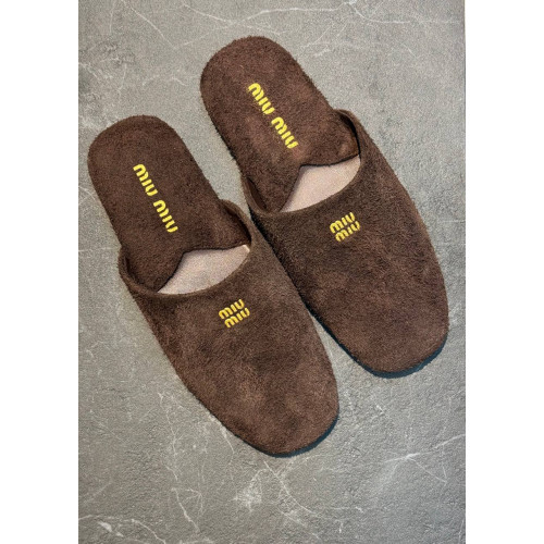 Замшевые тапочки Miu Miu 