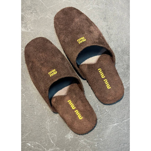 Замшевые тапочки Miu Miu 