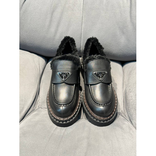 Лоферы Prada 
