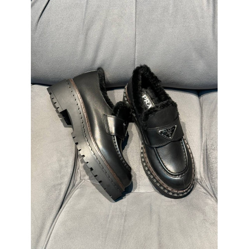 Лоферы Prada 