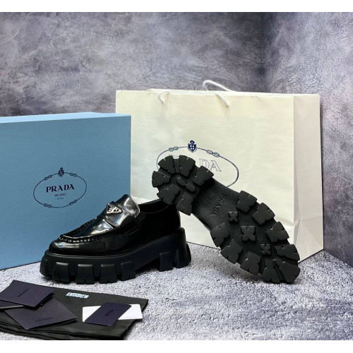 Туфли Prada 
