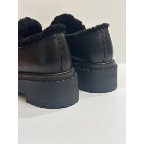 Зимние лоферы Prada 