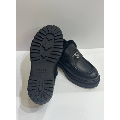 Зимние лоферы Prada 