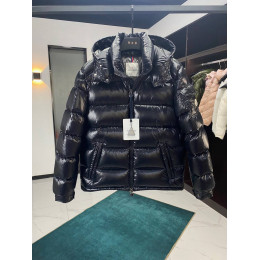 Пуховик Moncler 