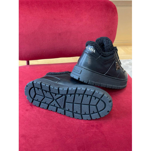 Кроссовки Prada 