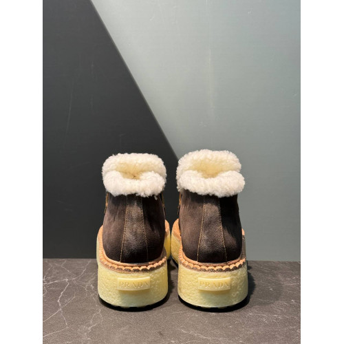 Замшевые лоферы Prada 