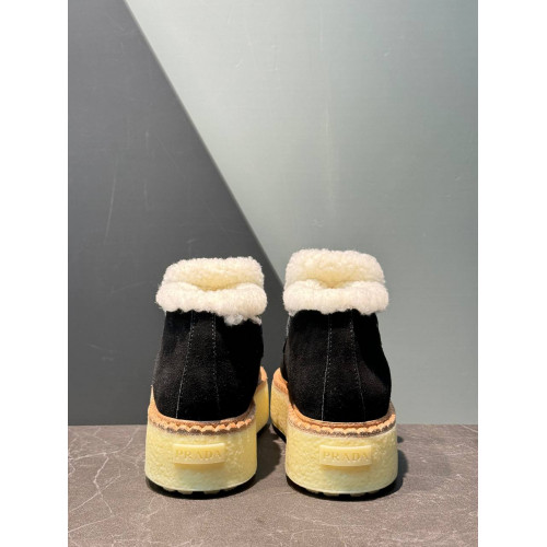 Замшевые лоферы Prada 