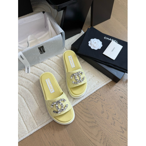 Шлепанцы Chanel