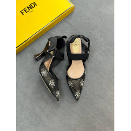 Босоножки Fendi Colibrì 