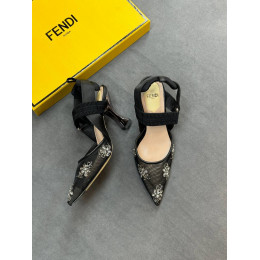 Босоножки Fendi Colibrì 