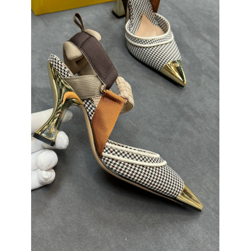 Босоножки Fendi Colibri