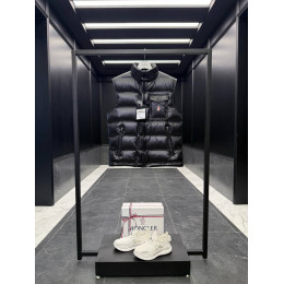 Жилет Moncler гусиный пух