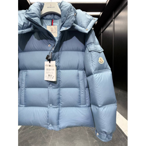 Пуховик Moncler
