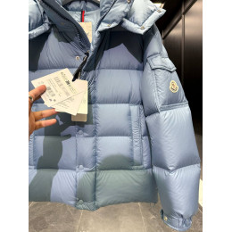 Пуховик Moncler