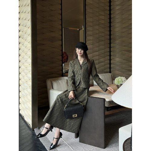 Женский костюм Fendi с юбкой
