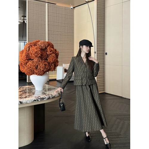 Женский костюм Fendi с юбкой
