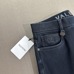 Джинсы Valentino 