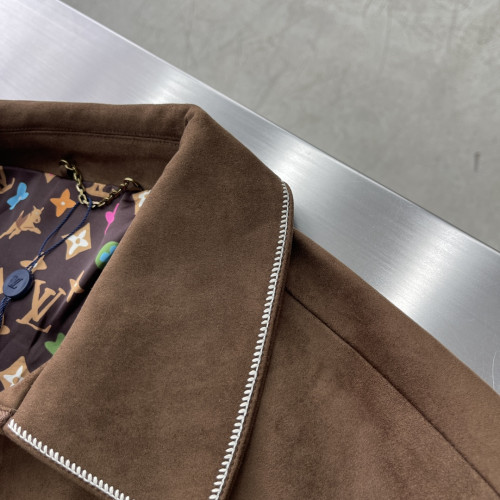 Замшевая куртка бомбер Louis Vuitton 