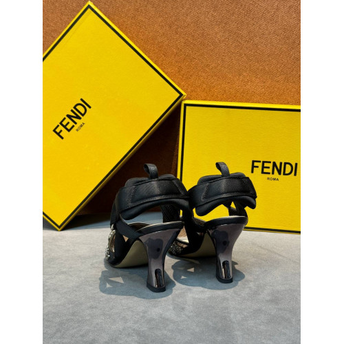 Босоножки Fendi 