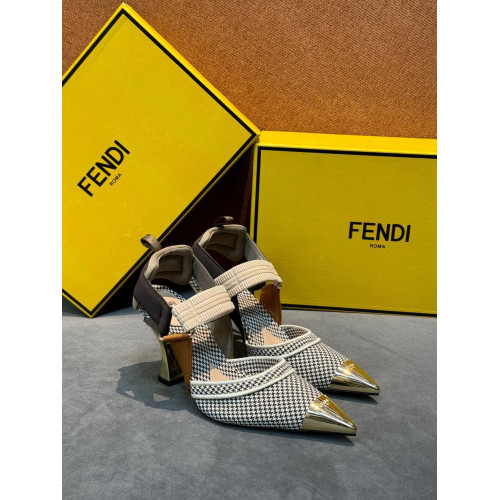 Босоножки Fendi Colibri
