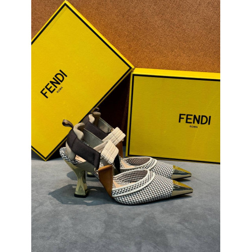 Босоножки Fendi Colibri