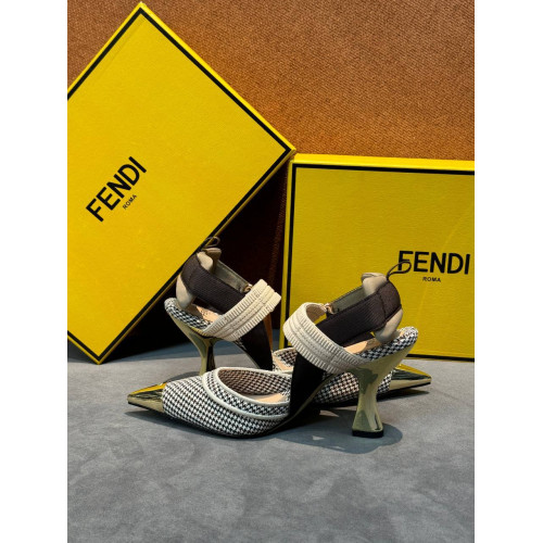Босоножки Fendi Colibri