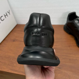 Кроссовки Givenchy