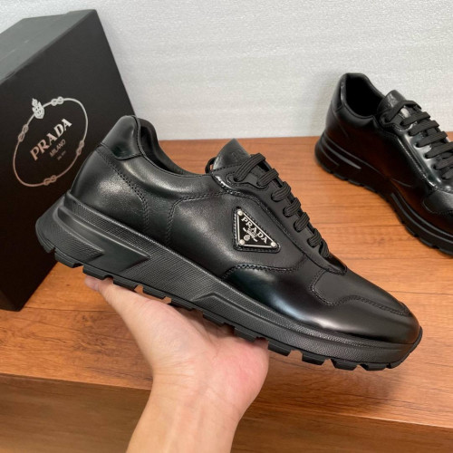 Кроссовки Prada