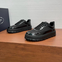 Кроссовки Prada