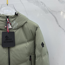 Пуховик Moncler 