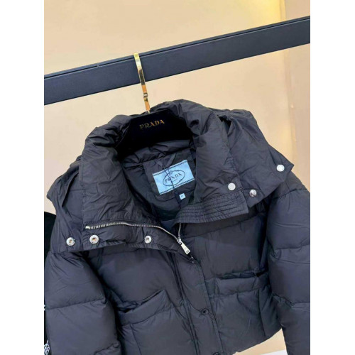 Женская куртка Prada гусиный пух
