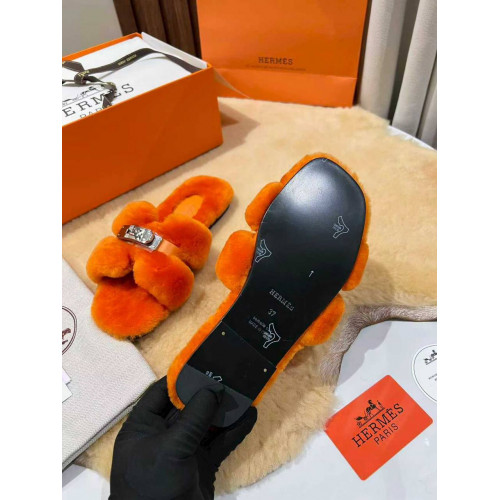 Меховые тапочки Hermès