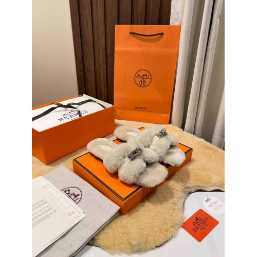Меховые тапочки Hermès
