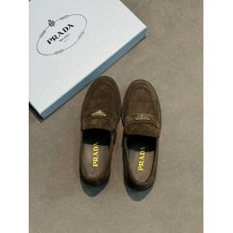 Замшевые лоферы Prada