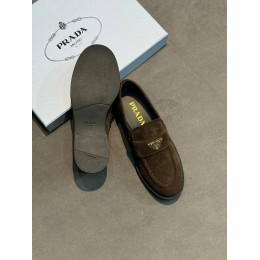 Замшевые лоферы Prada