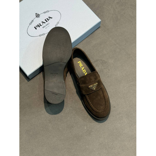 Замшевые лоферы Prada