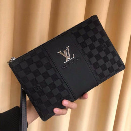 Клатч Louis Vuitton 