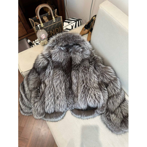 Шуба Fendi 