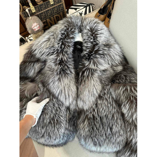 Шуба Fendi 