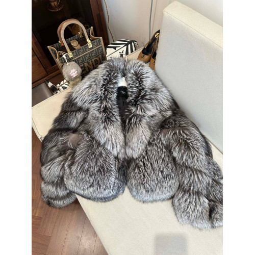 Шуба Fendi 
