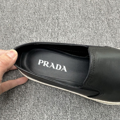 Лоферы мужские Prada