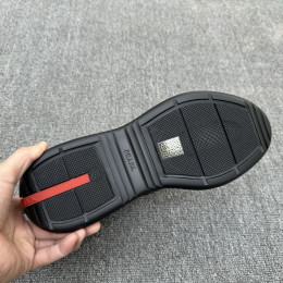Кроссовки Prada