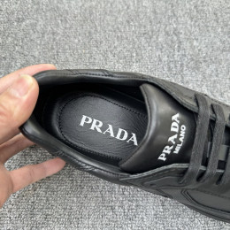 Кроссовки Prada