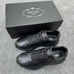 Кроссовки Prada