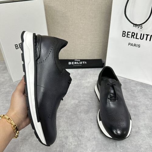 Мужские кроссовки из козьей кожи Berluti