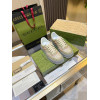 Женские кроссовки с тиснением Gucci 