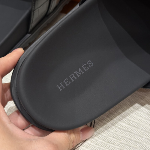 Шлепанцы Hermes Jackson кожа крокодила 